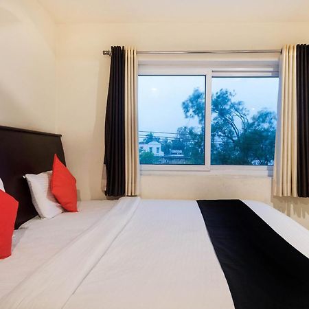 Capital O Alfa Hotell Vijayawāda Exteriör bild