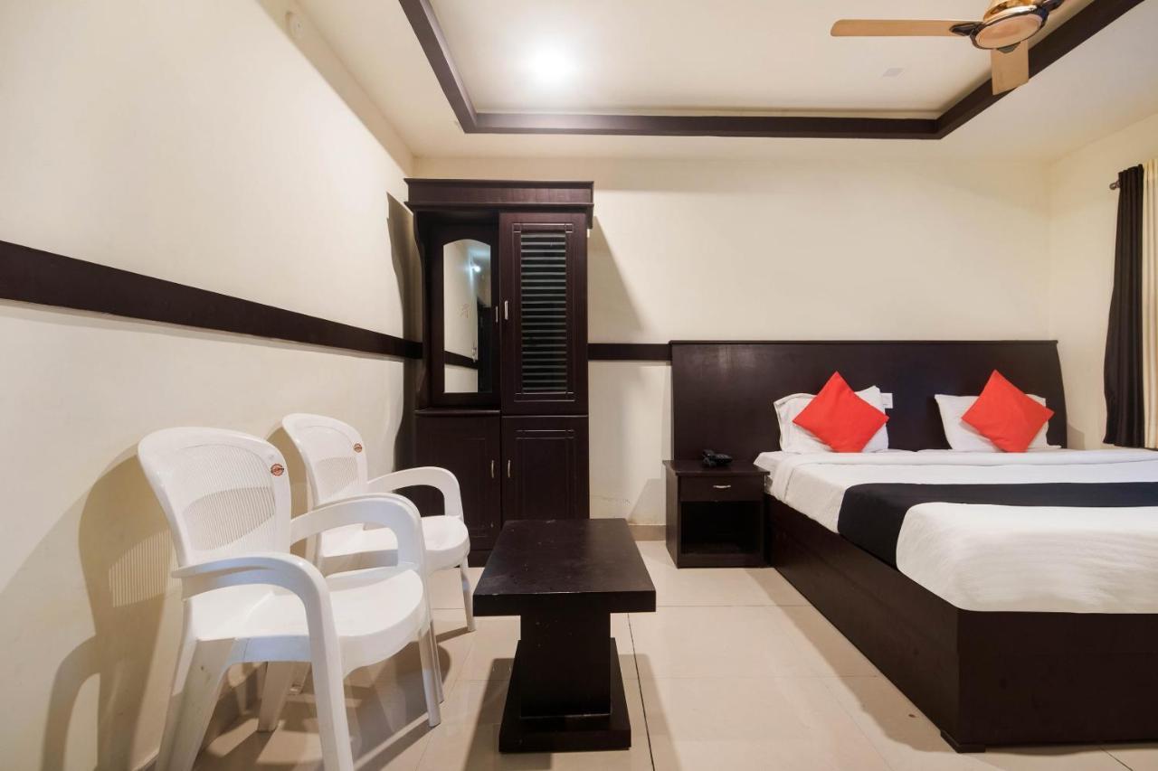 Capital O Alfa Hotell Vijayawāda Exteriör bild